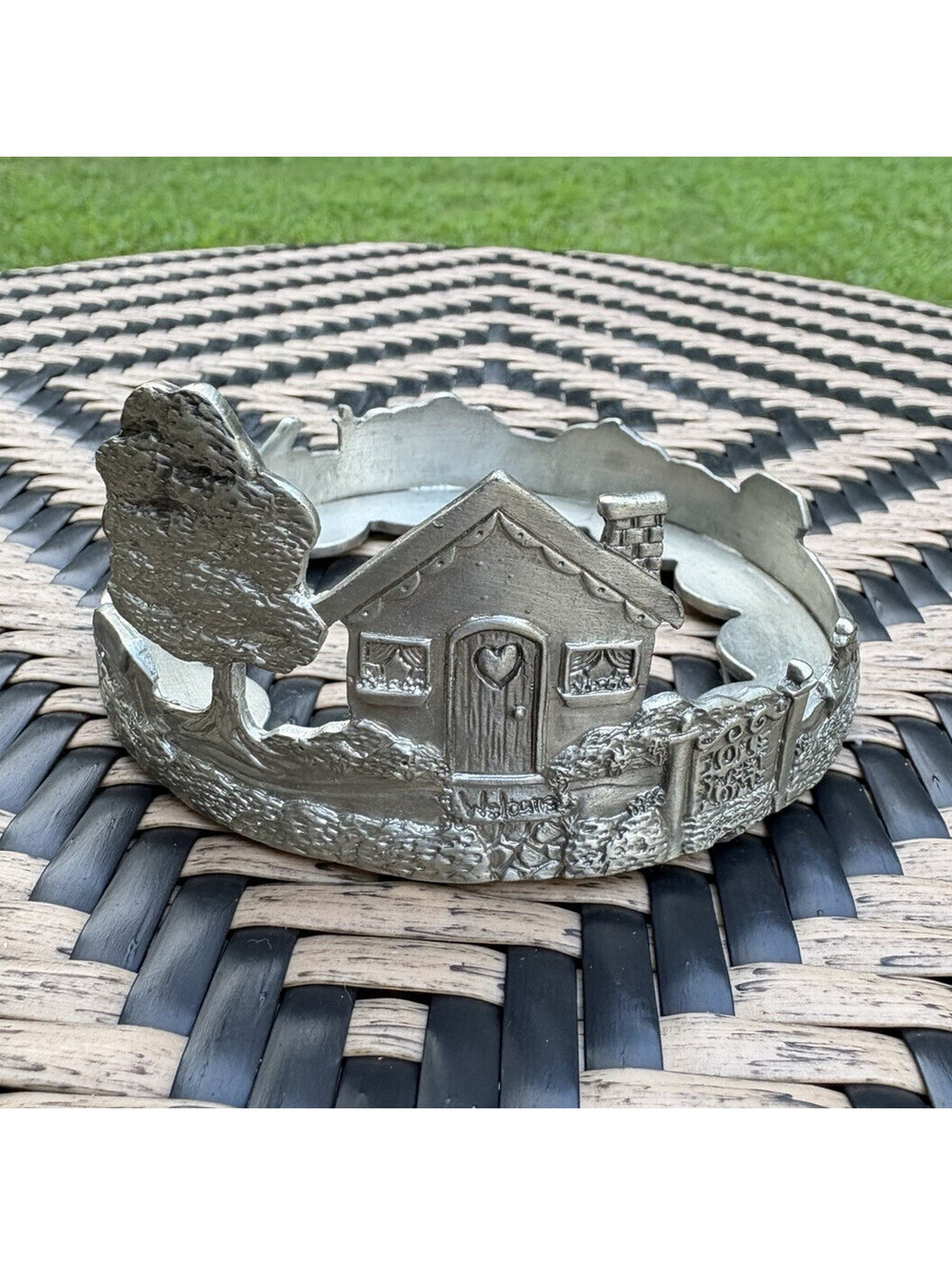 Scents and Accents Cottage Silver Metal Round Candle Holder 2002